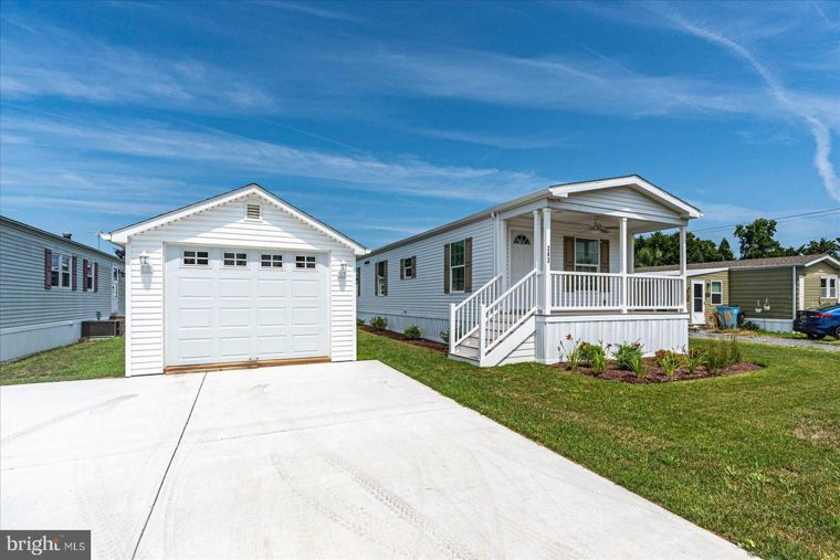 12346 Old Bridge Rd Unit 203, photo 1 of 1