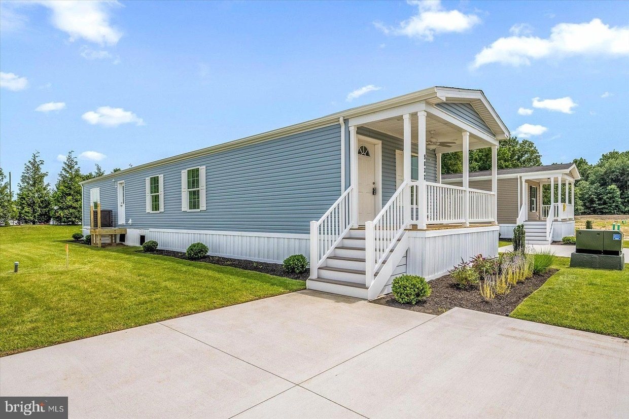 9832 Salt Life Ln, photo 1 of 1